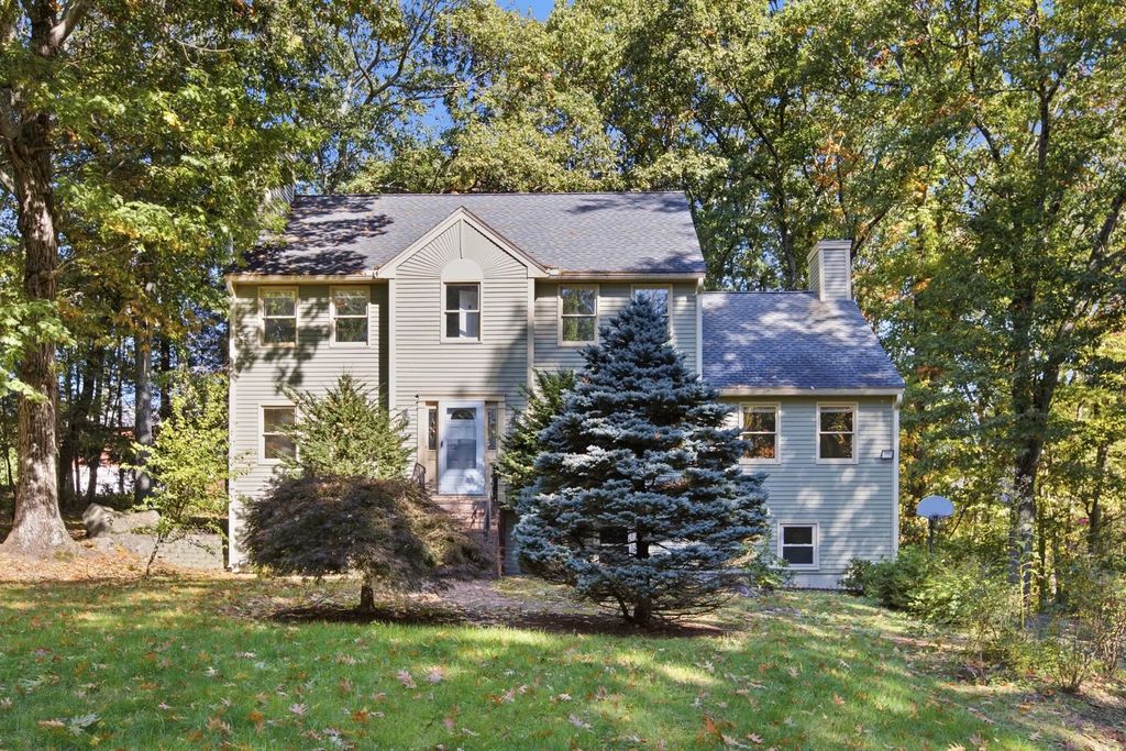 255 Haymeadow Rd, North Andover