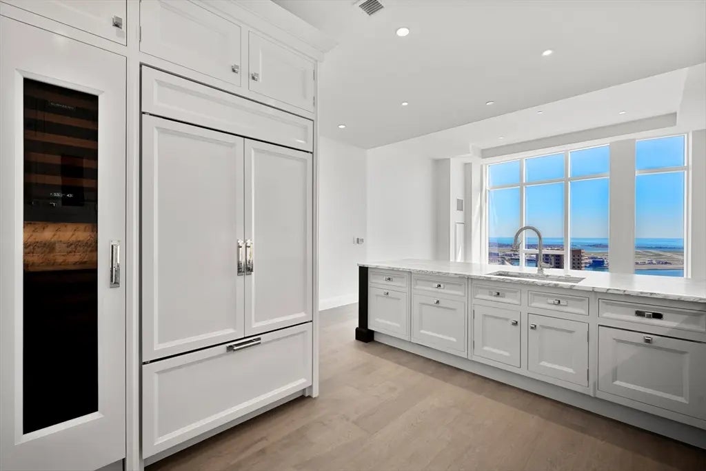 240 Devonshire Street #ph 1f, Boston