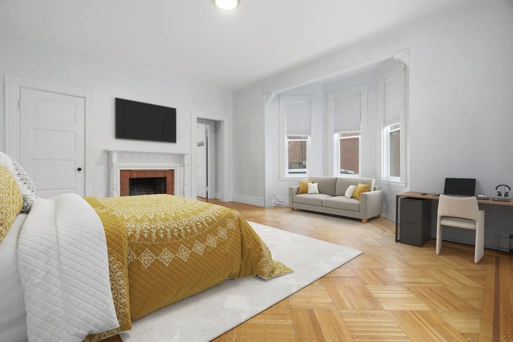 630 Centre St #1r, Boston
