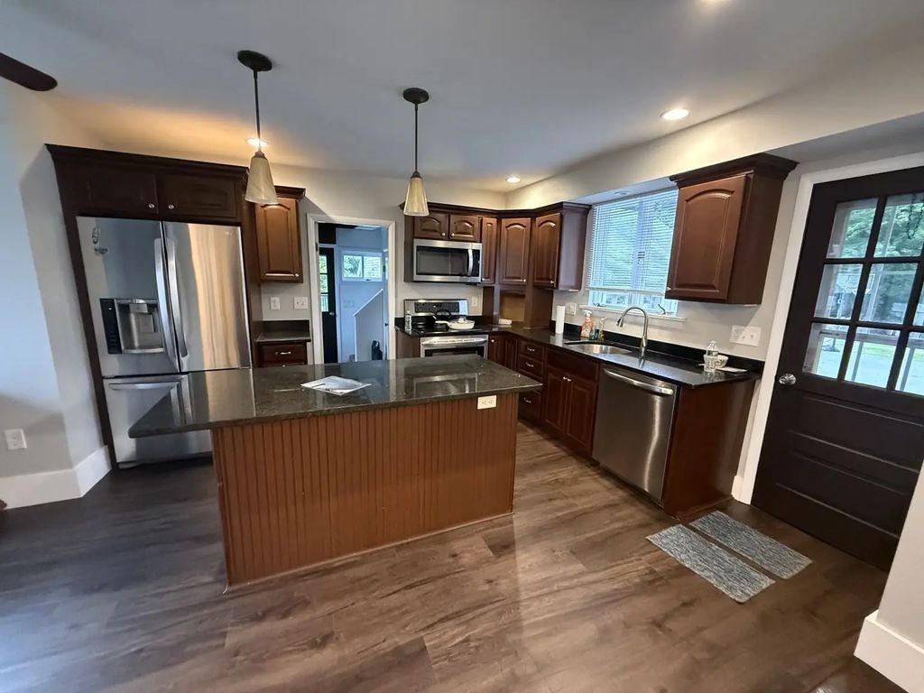 553 Morton St, Stoughton