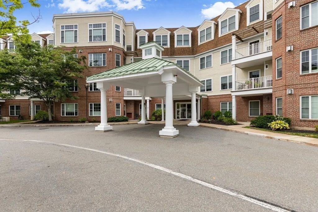 295 Salem St #98, Woburn