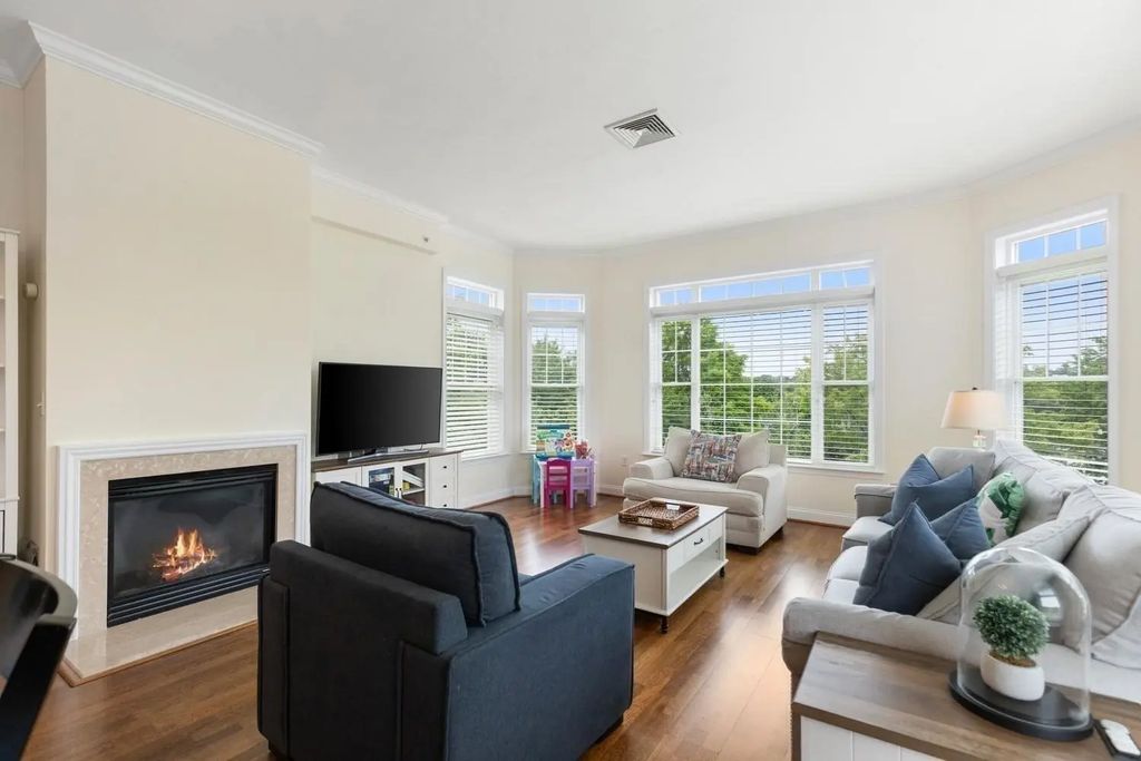 295 Salem St #98, Woburn