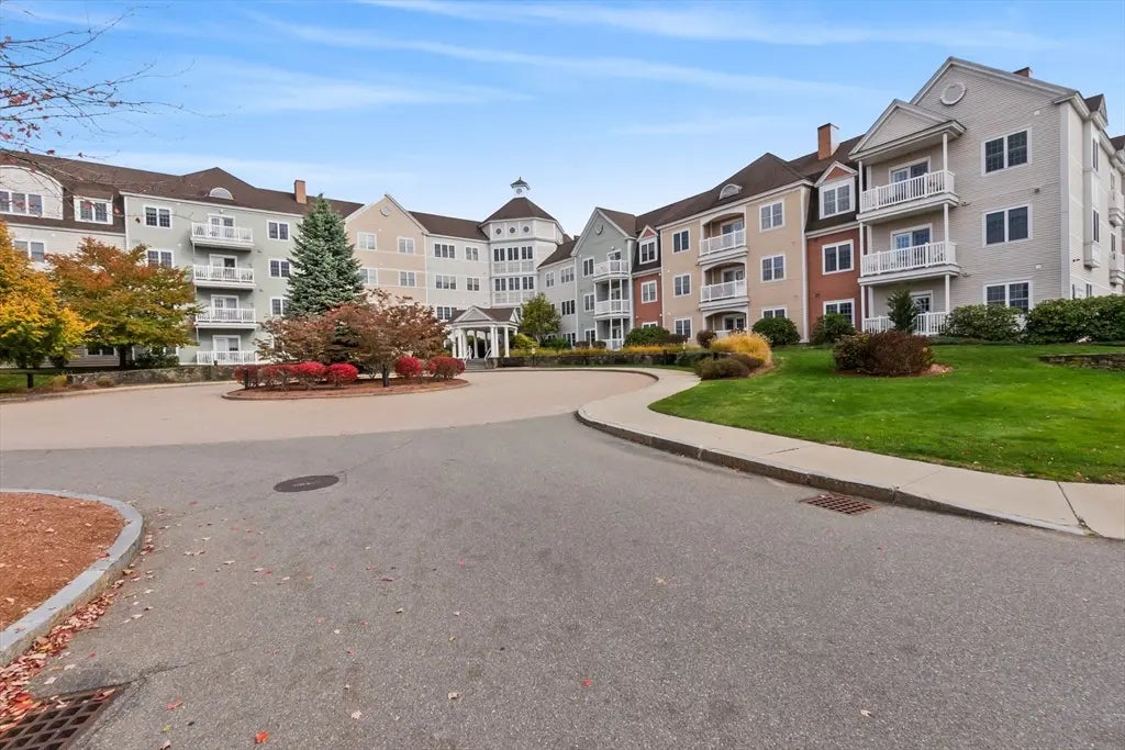 6 Woodman Way #122, Newburyport