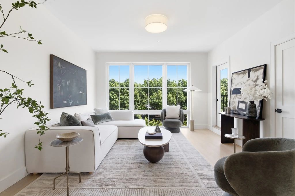 28 Geneva St #202, Boston