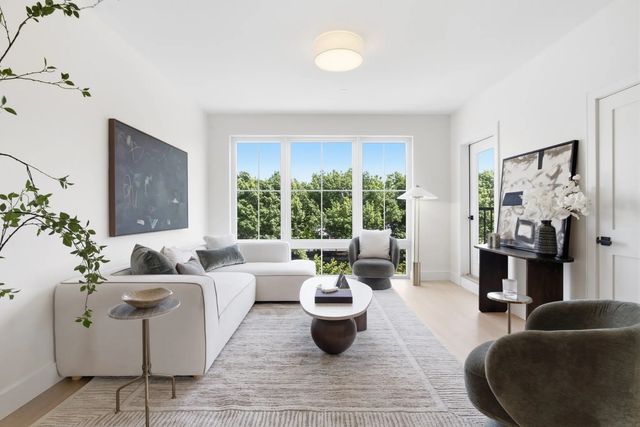 28 Geneva St #202, Boston