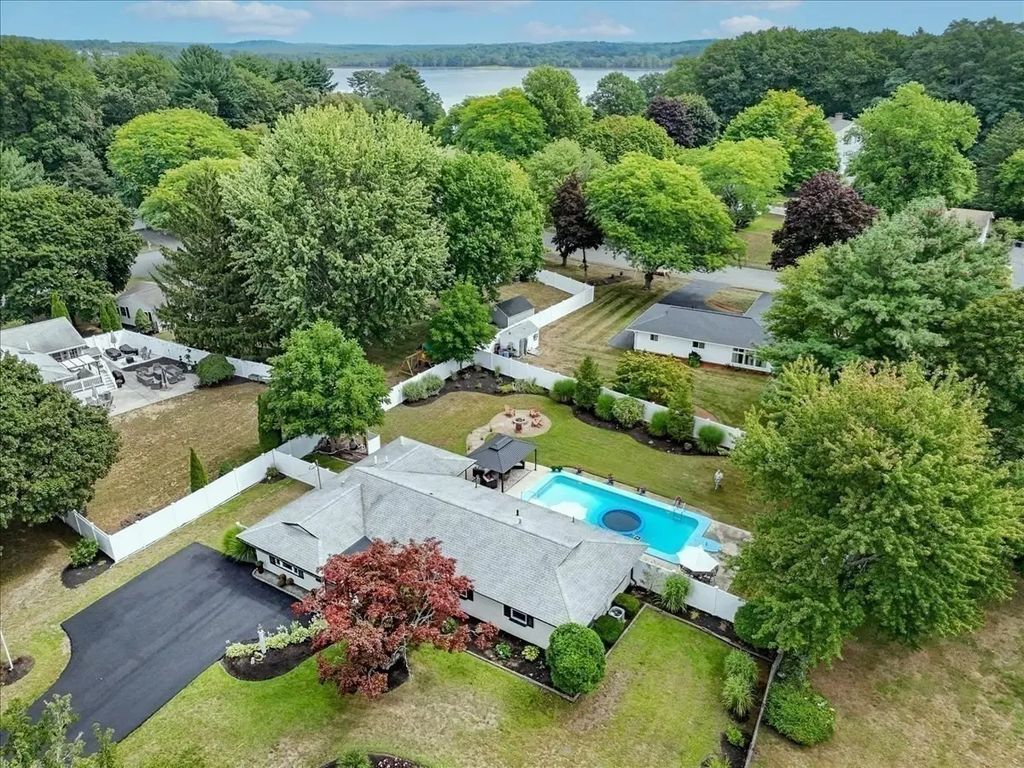 9 Algonquin Road, Danvers