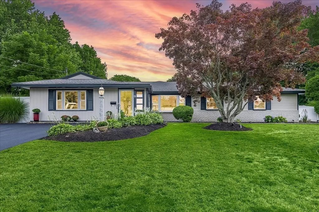 9 Algonquin Road, Danvers
