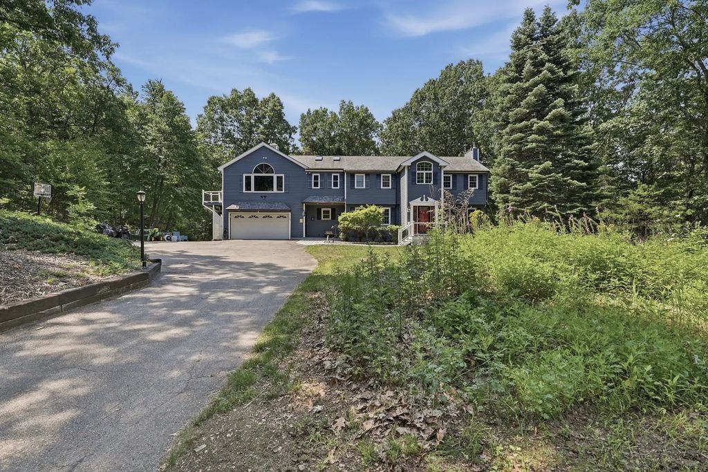 73 West Street, Pepperell