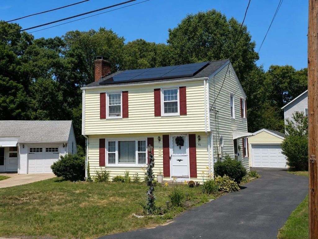83 Harman Avenue, Seekonk