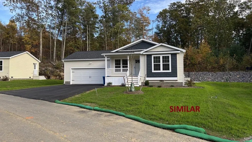 6 Berry Farms Road #64, Sturbridge