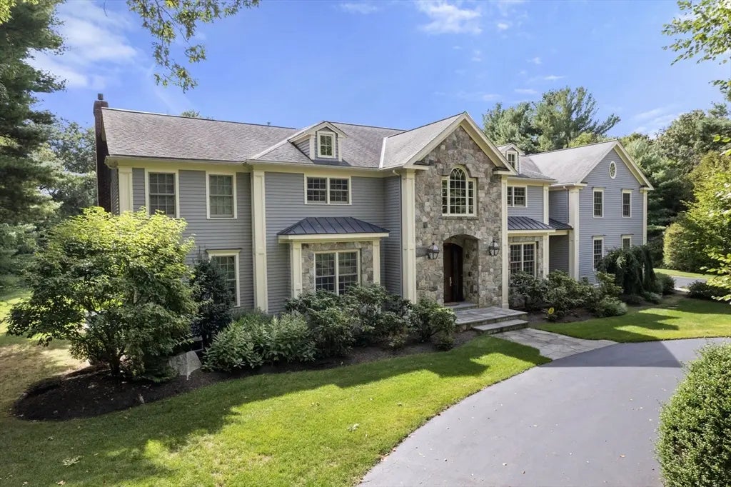 15 Rockport Rd, Weston