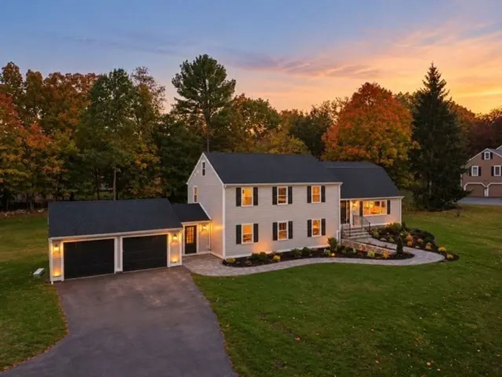 5 Townsend Rd, Lynnfield