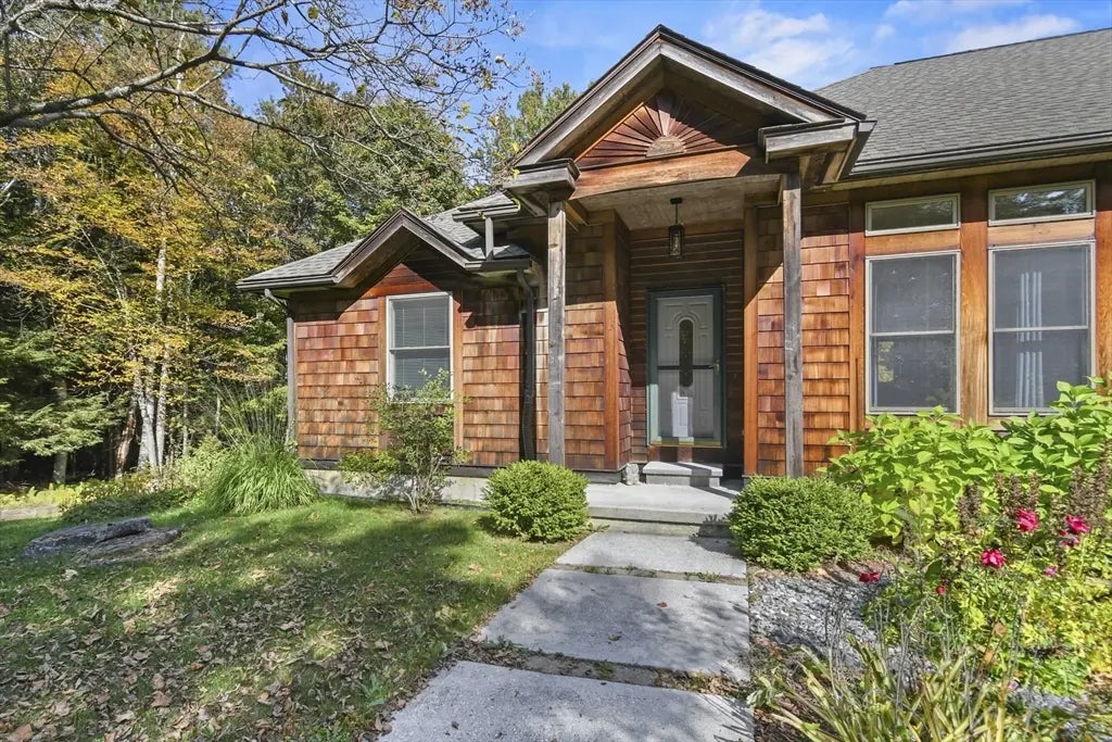 106 Stoney Brook Rd, Becket