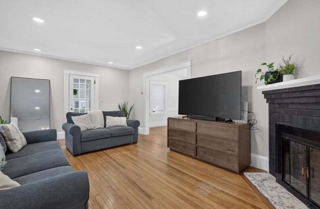 118 Carroll Ave, Brockton