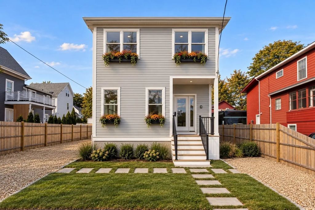 30 Emerald Road, Nahant