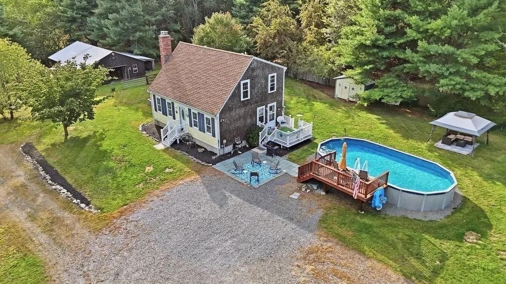 40 Forest Street, Carver