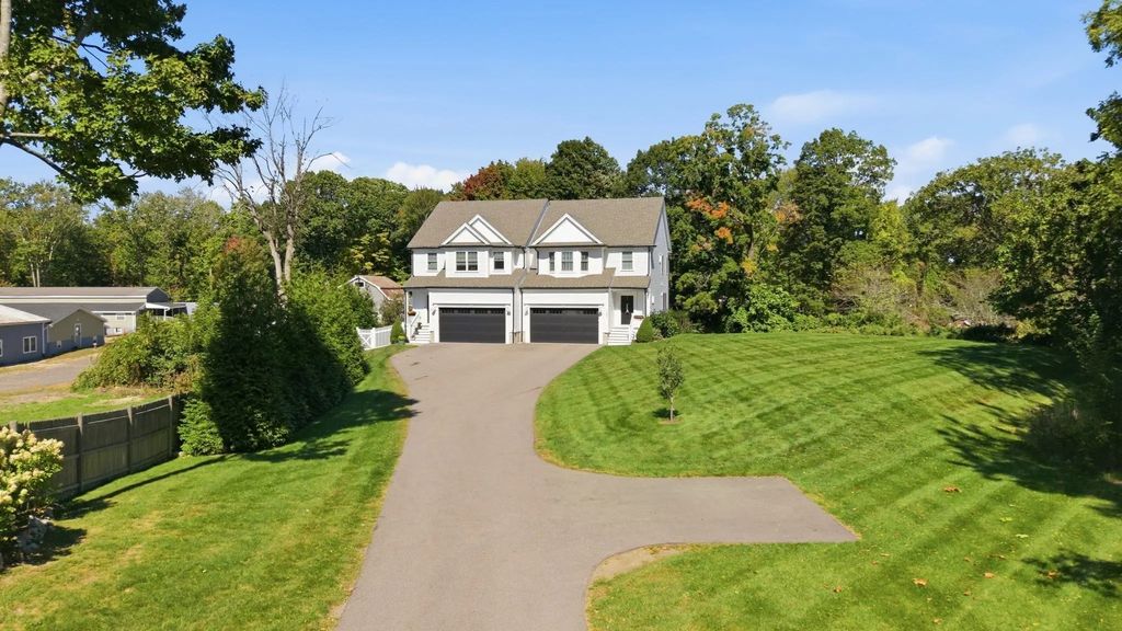 1093 Washington St #1093, Holliston