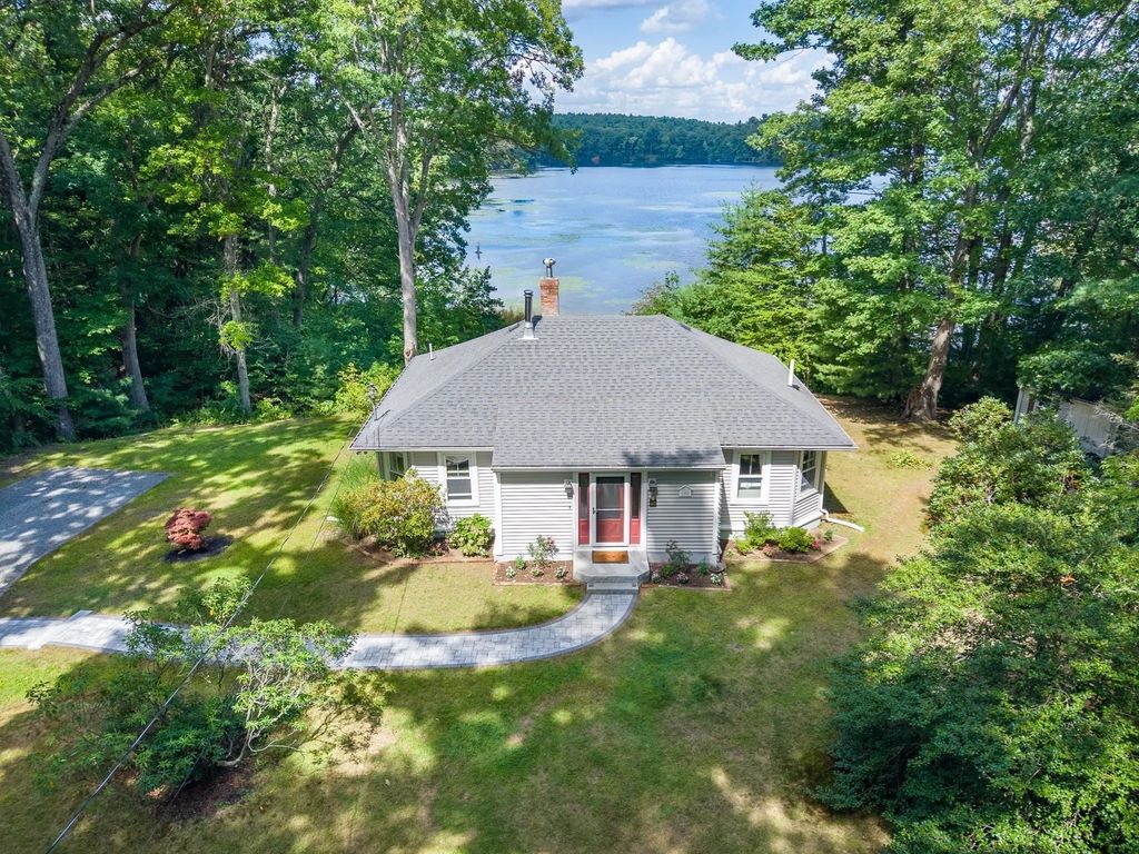 40 Chestnut St, Foxboro
