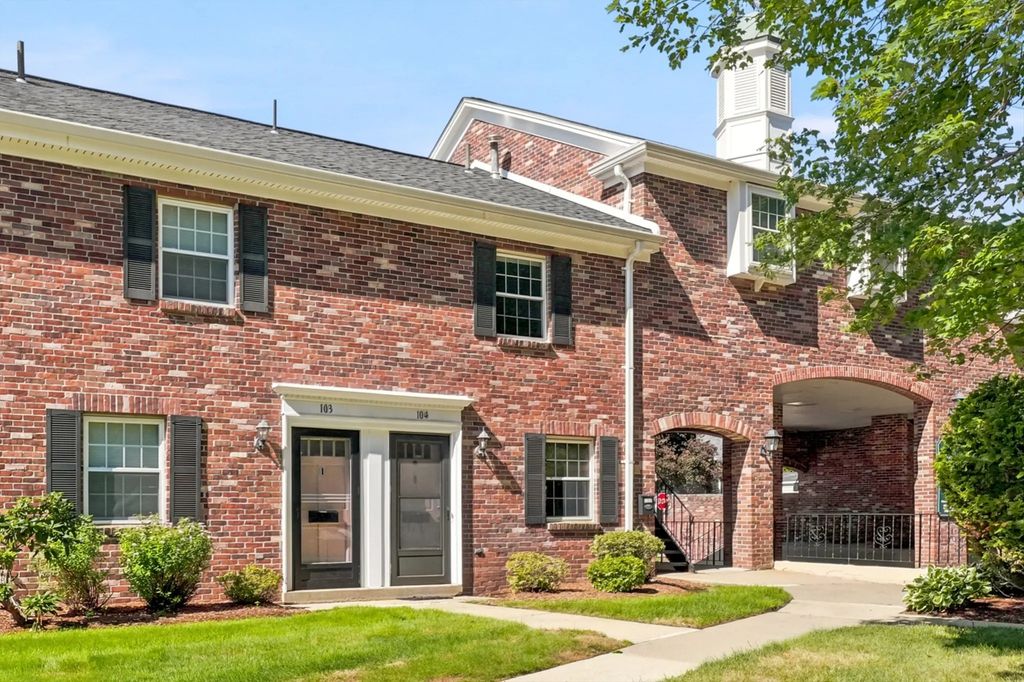 104 Windsor Drive #104, Framingham