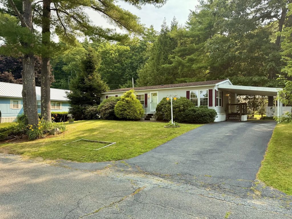22 Sunnydale Cir, Brimfield