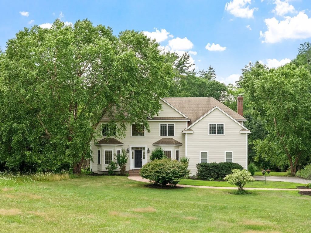 18 Lawrence St, Pepperell