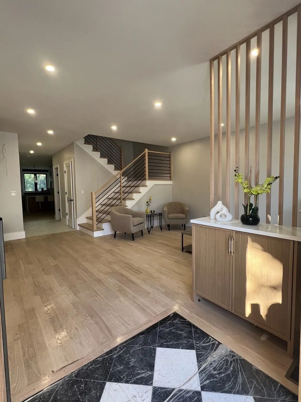 53 Oak, Newton