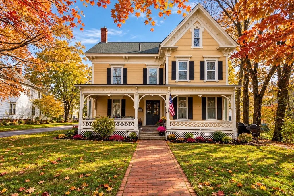 106 Walnut St #2, Clinton
