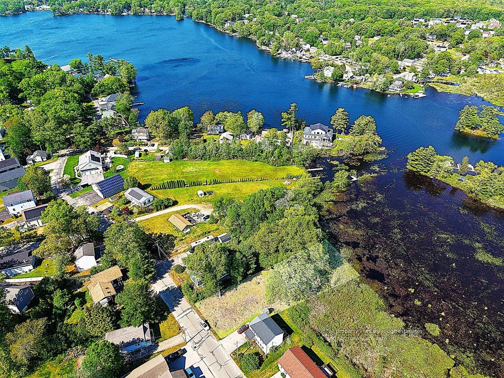 16 Black Point Rd, Webster