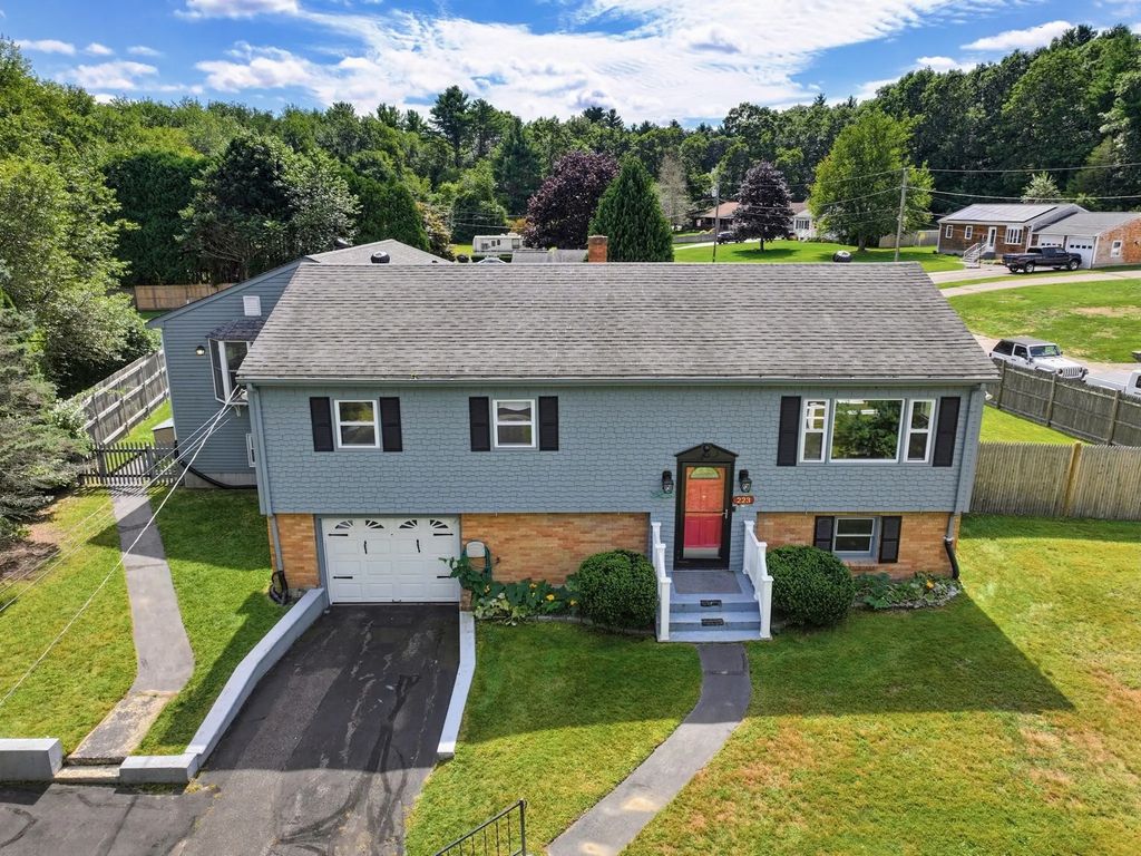 223 Reed Rd, Westport