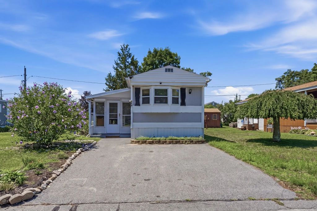 124 Mayflower Avenue, Taunton