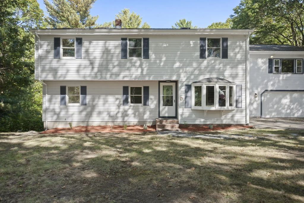 57 Brandeis Cir, Halifax