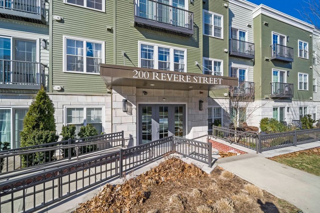 200 Revere St #4105, Canton