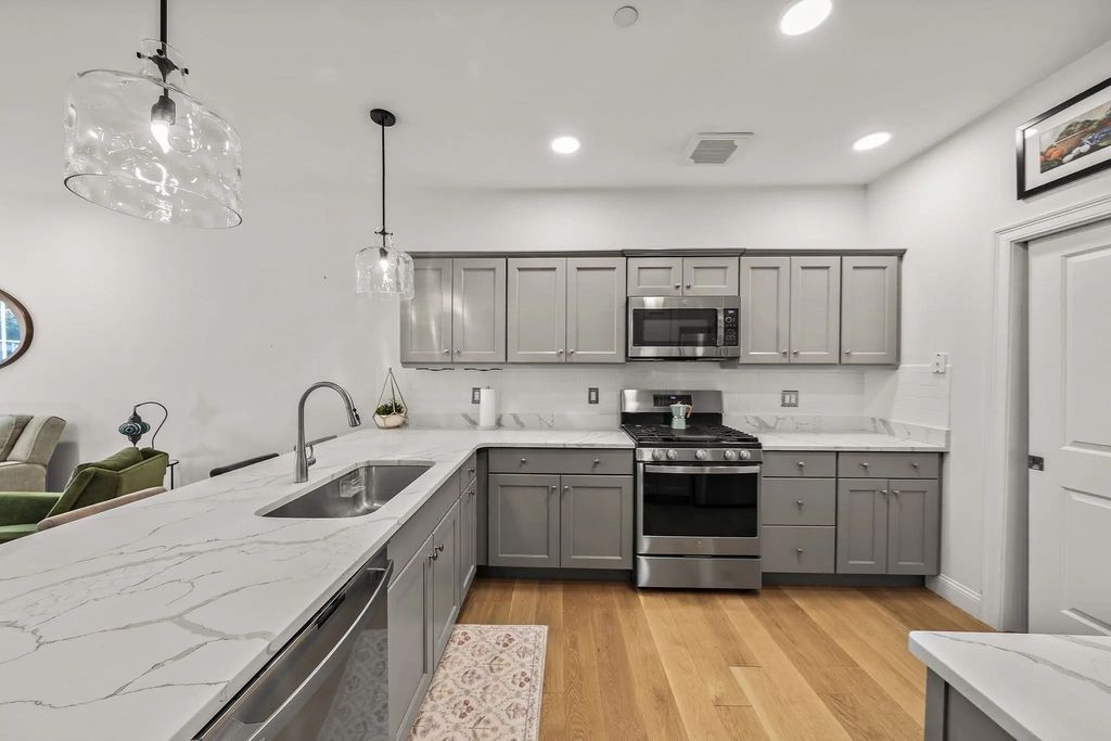 200 Revere St #4105, Canton
