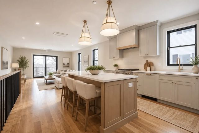 68 Rowe St #u1, Boston