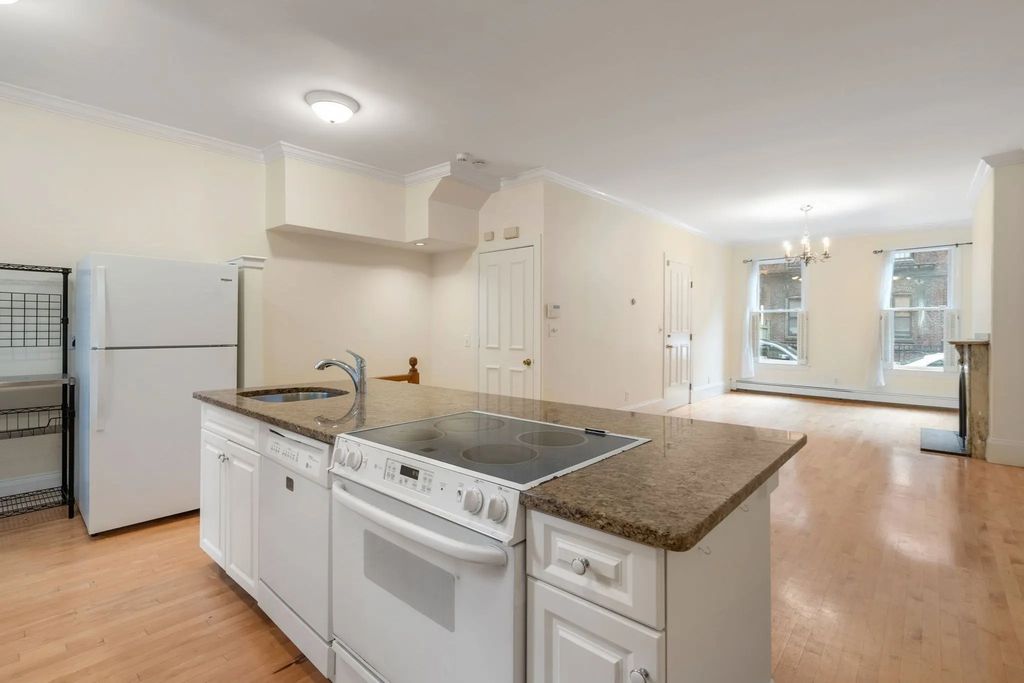 32 Lawrence St. #1, Boston