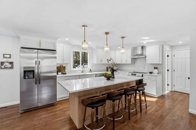 37 Moonpenny Dr, Boxford