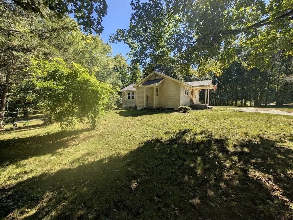 93 Richardson Corner Rd, Charlton