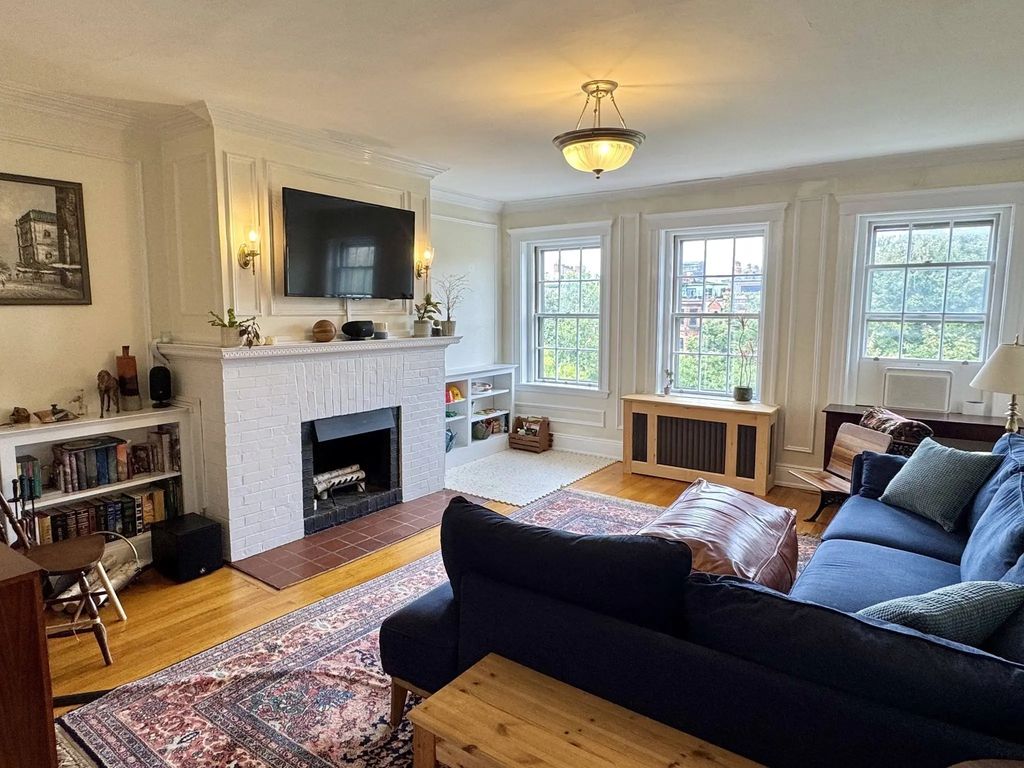 250 Commonwealth Ave. #17, Boston