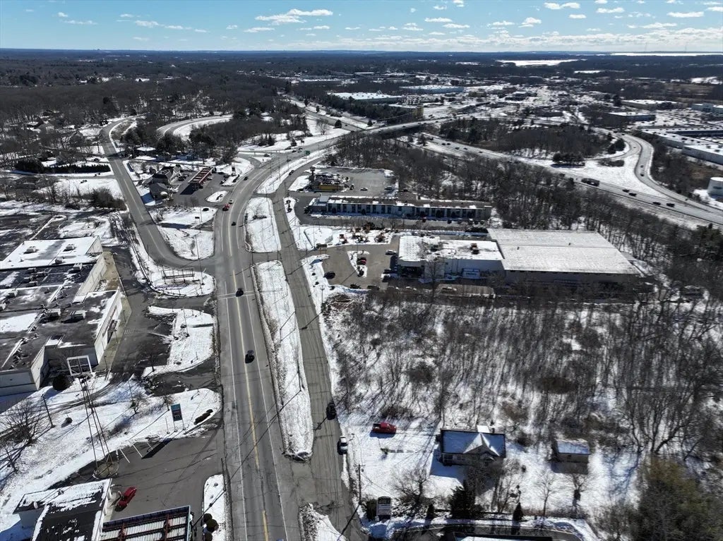 759 Fall River Ave, Seekonk