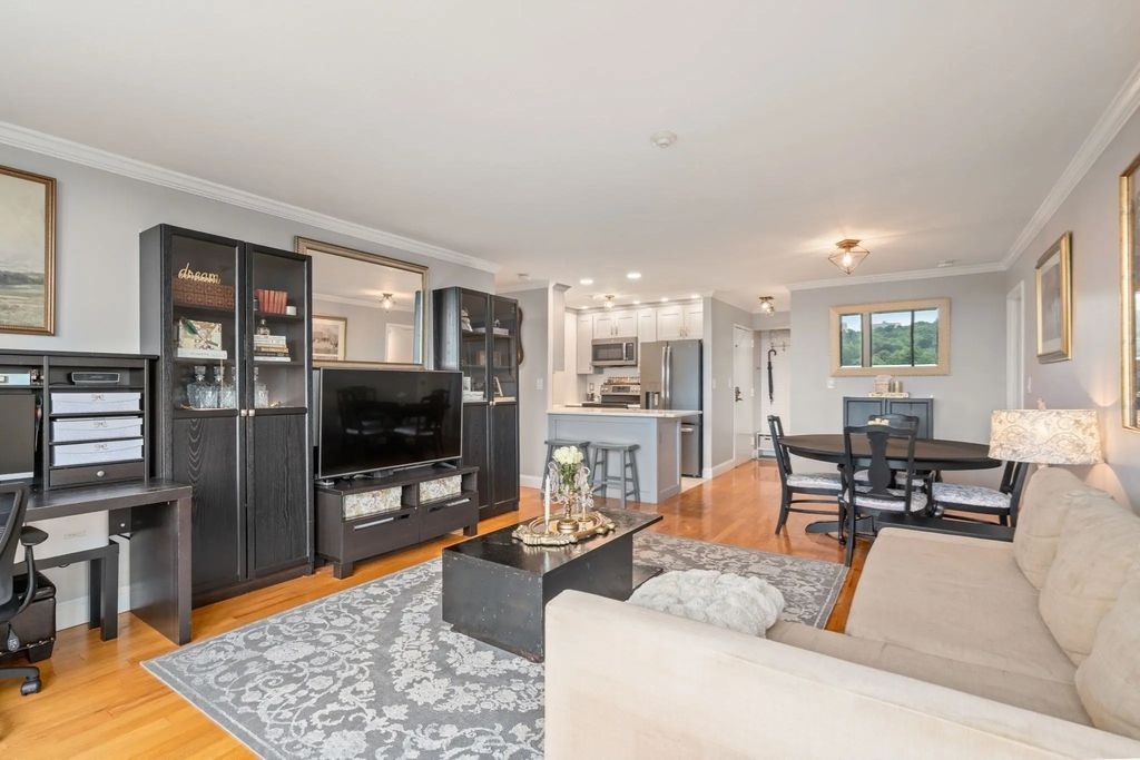 77 Adams St #1009, Quincy