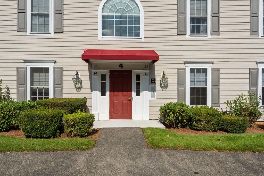 36 Cambridge Road #32, Woburn