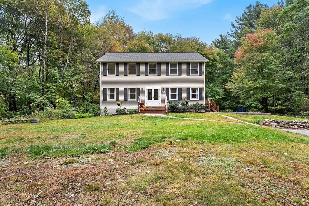 676 West St, Uxbridge