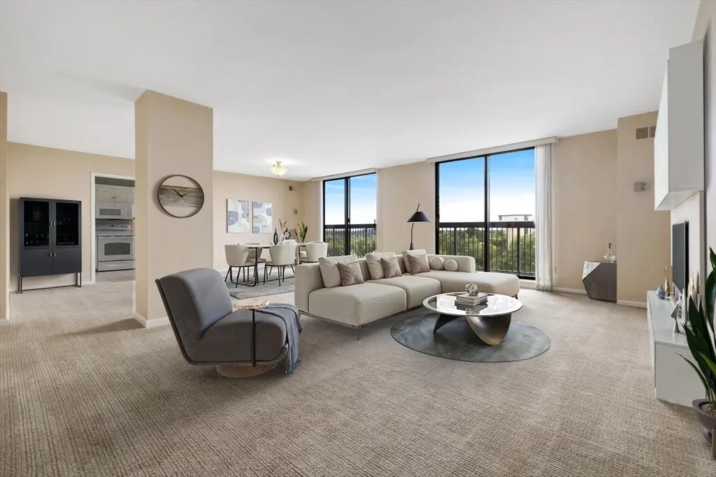 40 Village Rd #1601, Middleton