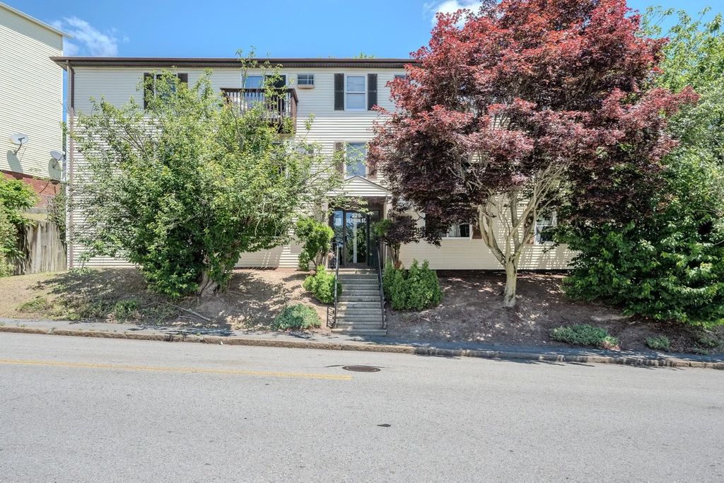 229 Vernon St #3, Worcester