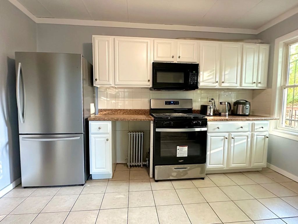 9 Kenilworth St #2, Malden