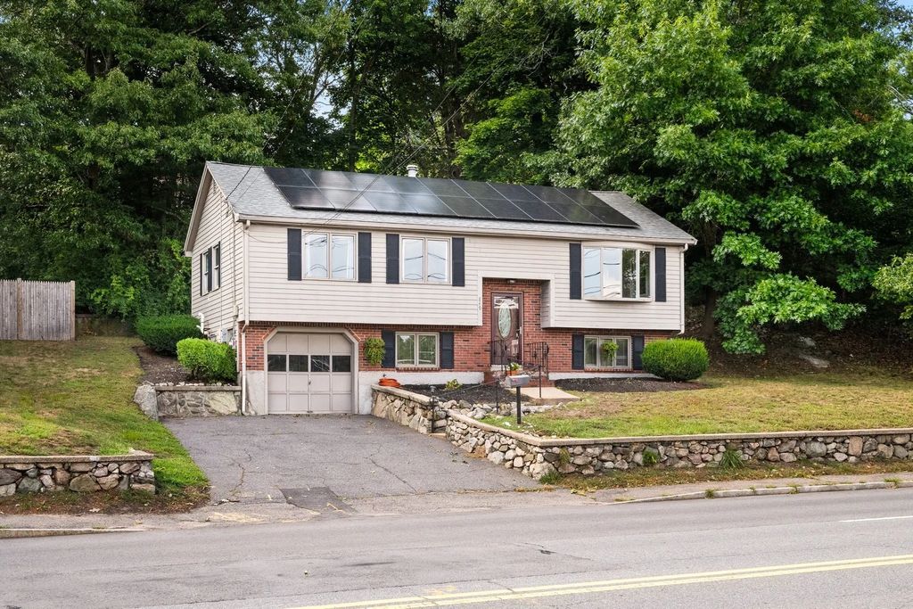 849 Washington St, Dedham