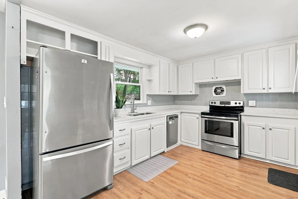 28 Hilltop Circle, Worcester