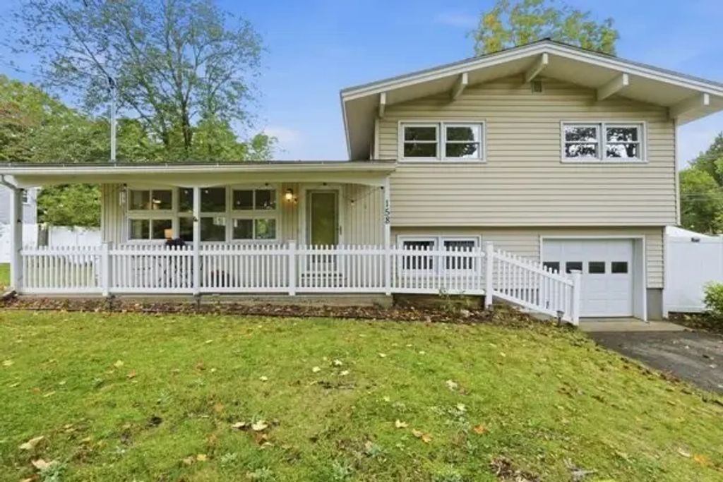 158 Rocky Hill Road, Hadley
