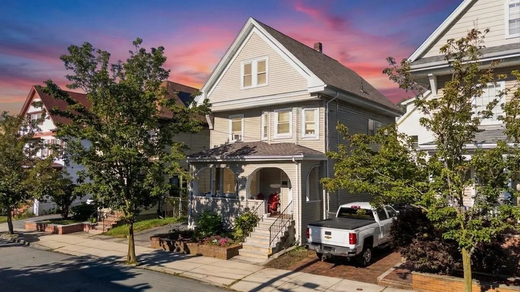 40 Baker Road, Everett