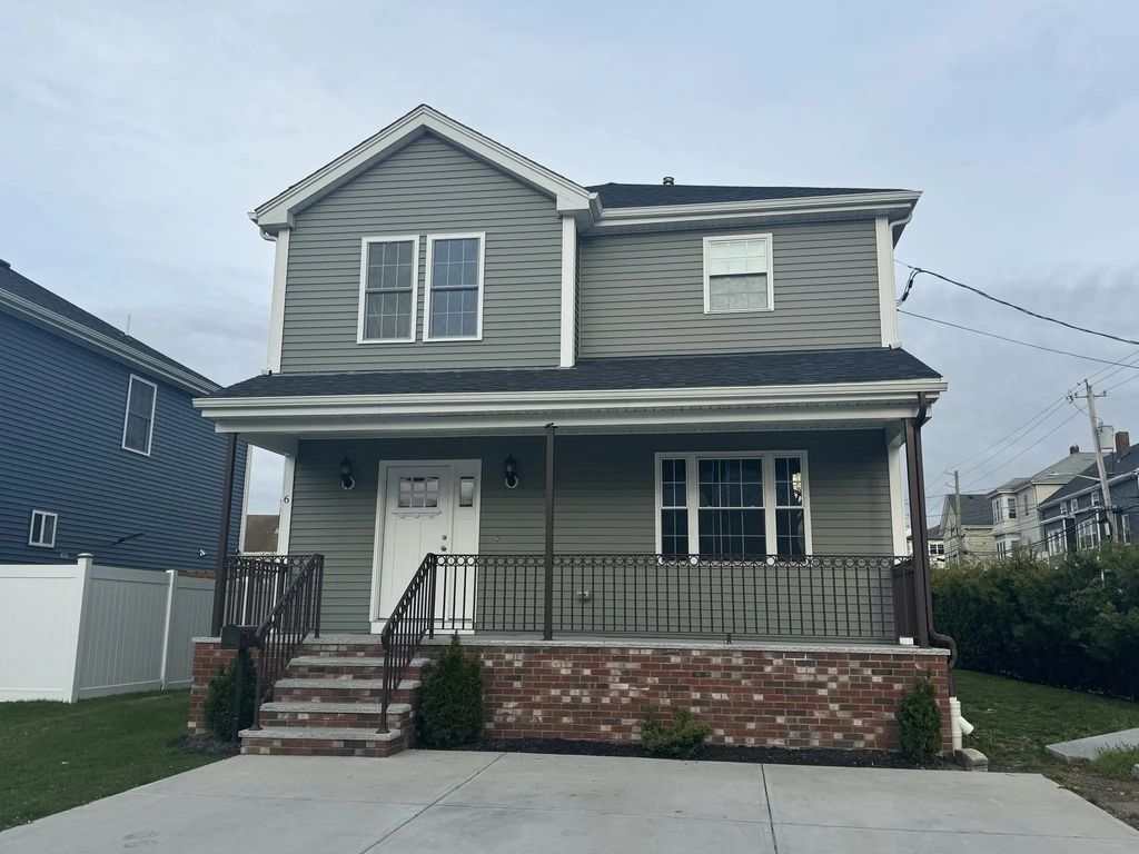 6 N Rocliffe St, Fall River